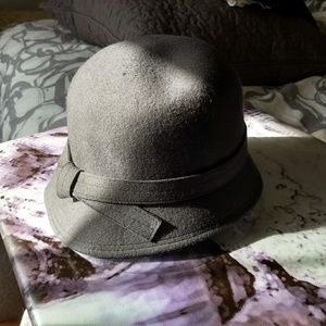 Gray hat
